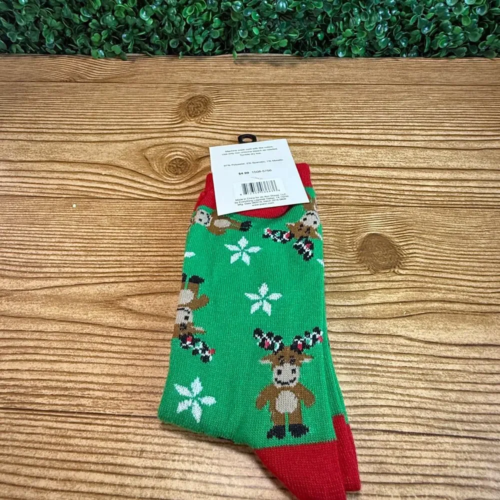 New Maker's Holiday Moose Red And Green Adult Christmas Socks Great Gift